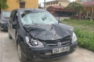 Xe ô tô chủ tịch xã gây tai nạn làm 4 học sinh thương vong