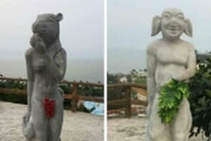 Đeo nho xanh đỏ lên chỗ nhạy cảm tượng 12 con giáp khỏa thân