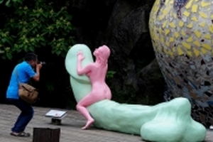 Công viên tình dục gây 'đỏ mặt' vẫn hút khách du lịch ở Hàn Quốc