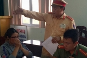Cảnh cáo người phụ nữ vi phạm luật giao thông rồi nói xấu lực lượng CSGT trên mạng xã hội