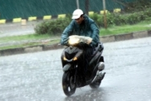 Dự báo thời tiết 5/4: Hà Nội mưa rào, giảm sốc 11 độ