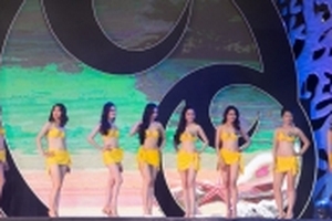 Catwalk như 'bà nội trợ mua rau', thí sinh Hoa hậu Biển Việt Nam bị chê tơi tả