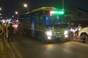 Cô gái trẻ tử vong thương tâm dưới bánh xe buýt