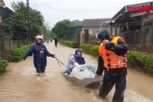 Video: Sơ tán khẩn cấp hơn 4000 người dân tại Cẩm Xuyên, Hà Tĩnh