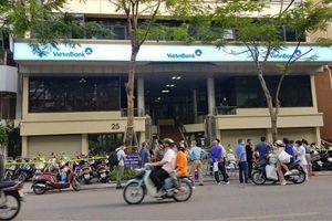 Nữ nhân viên ngân hàng nhiễm COVID-19 chỉ ở trong Hà Nội hai tháng nay
