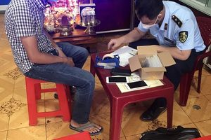 Đắk Lắk: Phát hiện nhiều cửa hàng bán điện thoại di động không rõ nguồn gốc