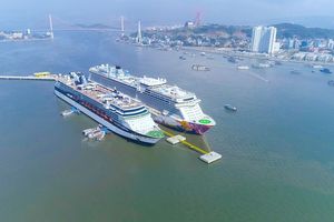 Du lịch tàu biển Hạ Long: tăng tốc khai thác dịch vụ trên bờ