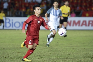 Quang Hải áp đảo đề cử 'Cầu thủ xuất sắc nhất' bán kết AFF Cup!