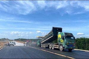 Phấn đấu thông xe dự án cao tốc Bắc – Nam đoạn Vạn Ninh – Cam Lộ trước 30/4/2025