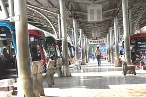 Video: Bến xe Đắk Lắk vắng khách, nhà xe dừng hoạt động