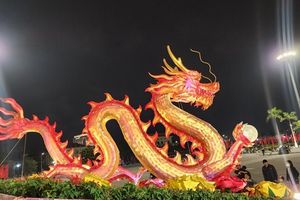 Trình làng vẻ đẹp cặp linh vật rồng “song long chầu ngọc” tại Quảng Bình