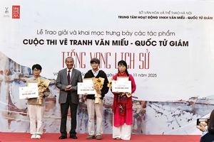 Trao giải và khai mạc trưng bày cuộc thi “Tiếng vang lịch sử”