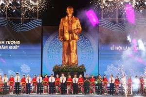 Nghệ An: Khai mạc Lễ hội Làng Sen toàn quốc 2025