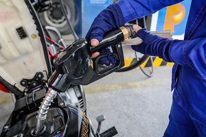 Bộ Công Thương đề xuất chuyển việc điều hành giá xăng dầu sang Bộ Tài chính