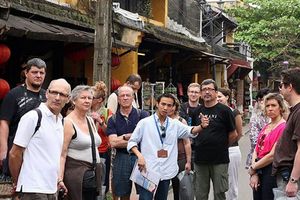 Tìm giải pháp để thu hút khách du lịch quốc tế đến Việt Nam