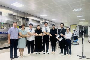Trường Tiểu học Trưng Vương – Hà Nội đón đoàn khảo sát vệ sinh an toàn thực phẩm của Nhật Bản