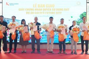 Kim Oanh Group bàn giao Giấy chứng nhận Quyền sử dụng đất dự án Golden Future City