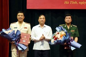 Hà Tĩnh: Trao quyết định của Ban Bí thư Trung ương Đảng cho Thượng tá Nguyễn Hồng Phong và Đại tá Bùi Hồng Thanh