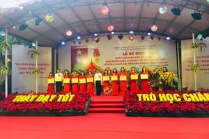 Phú Thọ: Trường Tiểu học Đinh Tiên Hoàng đón nhận Huân chương Lao động hạng Nhì