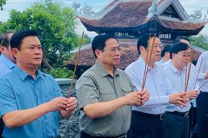 Thủ tướng Phạm Minh Chính tưởng niệm, tri ân Chủ tịch Hồ Chí Minh và các liệt sỹ ở Nghệ An