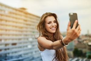 Nghiện selfie dễ mắc bệnh "ái kỷ"