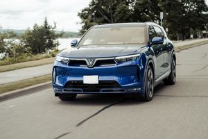 VinFast VF 9: Tiện nghi “hạng nhất”, vận hành ăn đứt xe xăng nhưng “nuôi” chỉ 0 đồng