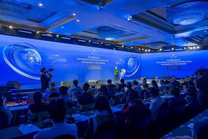 Nhà khoa học VinFuture hé lộ “vũ khí của tương lai” trong cuộc đối đầu với kháng kháng sinh và ung thư