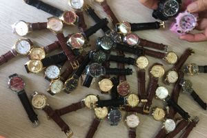 Bày bán 50 chiếc đồng hồ giả mạo nhãn hiệu CASIO, ORIENT bị xử phạt 27,5 triệu đồng