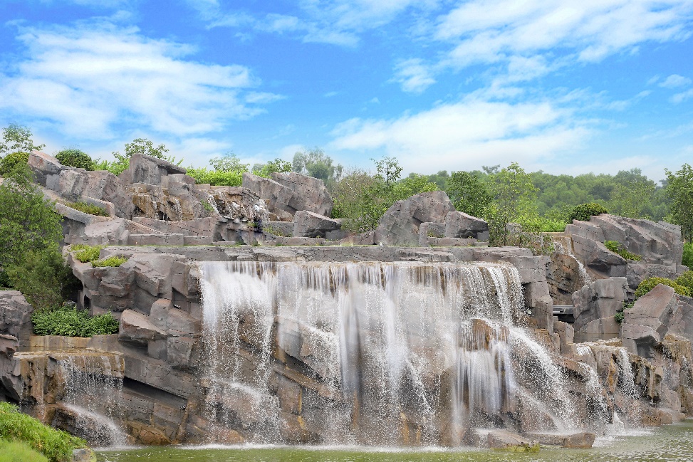 Great Falls Park over rocks with trees in the background

Description automatically generated