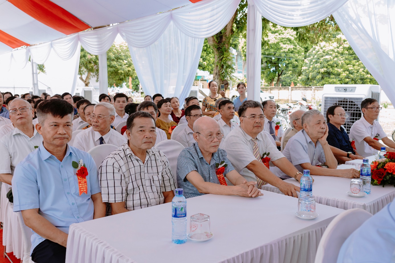 Các đồng chí nguyên lãnh đạo, cán bộ chủ chốt, công nhân viên chức Nông trường 2-9; Công ty TNHH MTV 2-9 Hòa Bình qua các thời kỳ tham dự Lễ kỷ niệm.