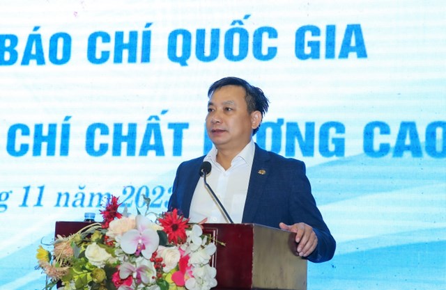 Chánh Văn phòng Hội Nhà báo Việt Nam Phan Toàn Thắng trình bày báo cáo tại hội nghị. Ảnh: Trần Hải.