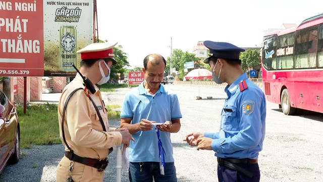 hững tháng cuối năm, Công an tỉnh tiếp tục phối hợp với các ngành chức năng tăng cường tuyên truyền, phổ biến, giáo dục pháp luật về trật tự an toàn giao thông. Tuần tra, kiểm soát, xử lý vi phạm trên các tuyến, địa bàn trọng điểm, nơi tiềm ẩn tai nạn giao thông; các hành vi là nguyên nhân dẫn đến tai nạn giao thông như: Sử dụng rượu, bia; chạy quá tốc độ quy định; tập trung trong dịp Tết Dương lịch, Tết Nguyên đán năm 2024.