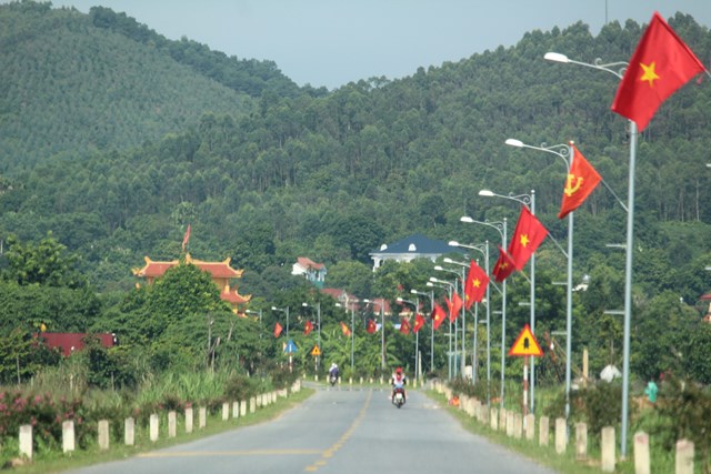 Bộ mặt nông thôn xã Sơn Thủy ngày càng khởi sắc.