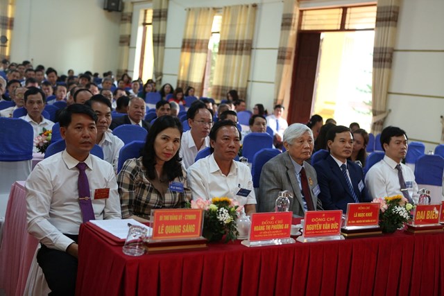 Các đại biểu tham dự gặp mặt kỷ niệm 75 năm Ngày thành lập