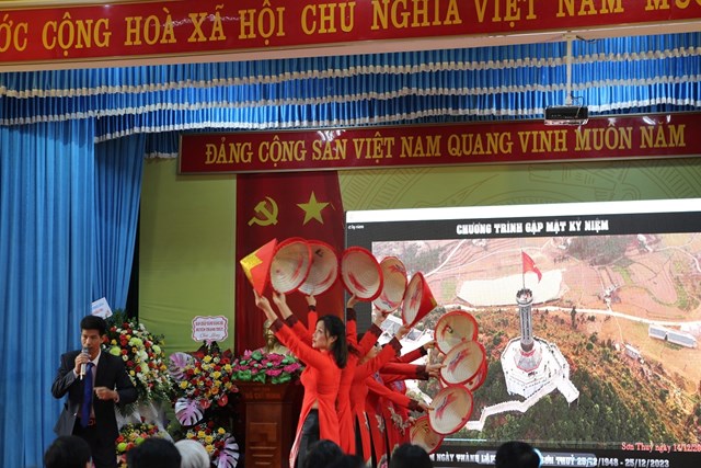 Ph&#250; Thọ: X&#227; Sơn Thủy gặp mặt kỷ niệm 75 năm th&#224;nh lập Đảng bộ - Ảnh 11