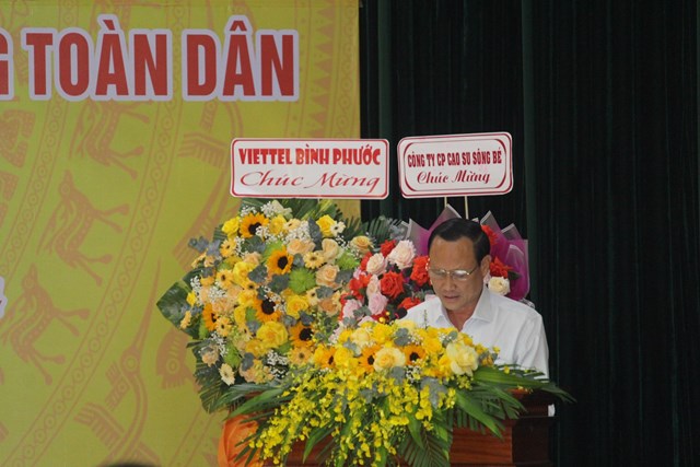 Đồng chí Lê Quang Oanh - Chủ tịch UBND huyện Bù Đốp phát biểu tại Hội nghị