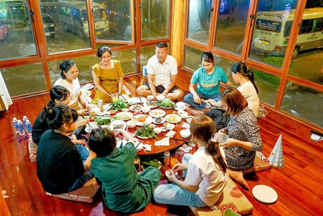Du khách thường xuyên lựa chọn nhà hàng Xuân Bắc là điếm tổ chức các bữa tiệc, sự kiện.