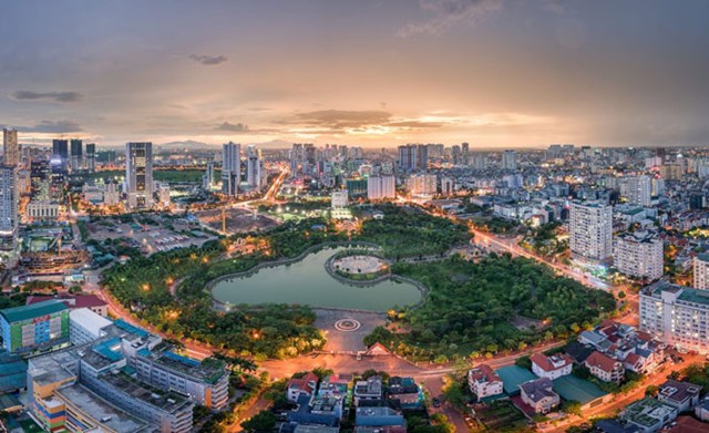 Quận Cầu Giấy ngày càng phát triển, đang trở thành trung tâm thương mại - dịch vụ - hành chính khang trang, hiện đại của Thủ đô Hà Nội.