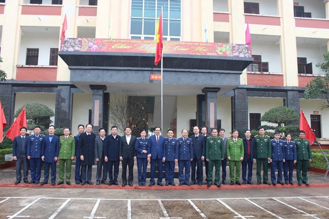 Lãnh đạo tỉnh Hà Tĩnh tổ chức thăm, chúc Tết Hải đội 102.