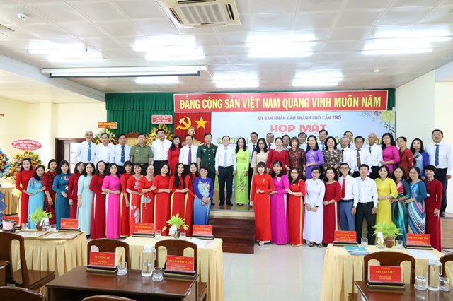 Họp mặt kỷ niệm 41 năm ngày Nhà giáo Việt Nam (20/11/1982 – 20/11/2023).