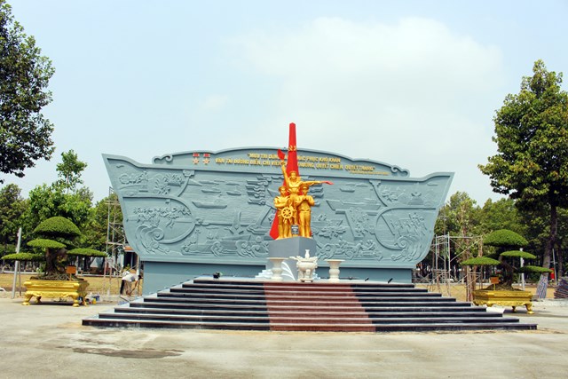 Tượng  đài Anh hùng Liệt sỹ “Đoàn tàu không số” là công trình mang tính lịch sử với nhiều ý nghĩa truyền thống cách mạng, truyền thống của Lữ đoàn 125.