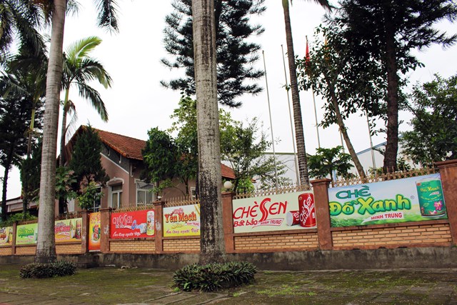 Thương hiệu “Cháo sen Bát bảo Minh Trung” thuộc Công ty cổ phần tập đoàn Minh Trung Việt Nam là một trong nhiều đơn vị có nhà máy sản xuất đặt tại Khu công nghiệp Lương Sơn – Hòa Bình (ảnh PV).