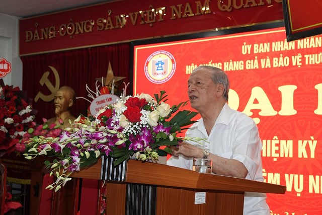 ông Vũ Vinh Phú – Chuyên gia kinh tế thương mại phát biểu tại Đại hội.