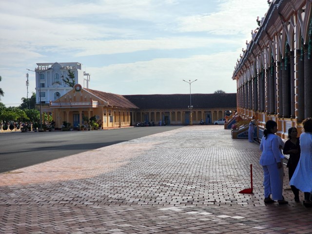 Tòa Thánh Cao Đài - địa điểm tham quan nổi tiếng của Tây Ninh.