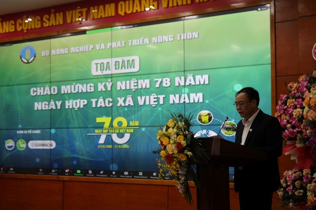 Ông Lê Đức Thịnh, Cục trưởng Cục Kinh tế hợp tác và Phát triển nông thôn phát biểu tại buổi tọa đàm. Ảnh: Phi Long.