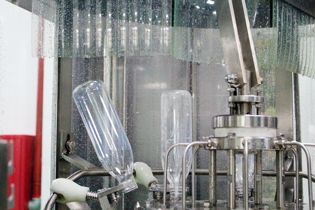 Ấn tượng dây chuyền sản xuất nước tinh khiết tự động hóa, đảm bảo ATTP thương hiệu The One - Ảnh 4