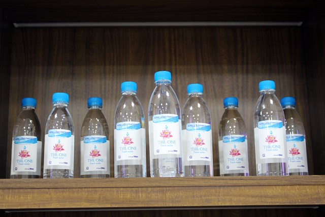 Nước uống tinh khiết The One được Sở Y tế tỉnh Hòa Bình cấp giấy chứng nhận cơ sở đủ điều kiện an toàn thực phẩm vào ngày 21/9/2023. Các quy trình sản xuất tại nhà máy đủ điều kiện an toàn thực phẩm theo quy định sản xuất nước uống đóng chai.