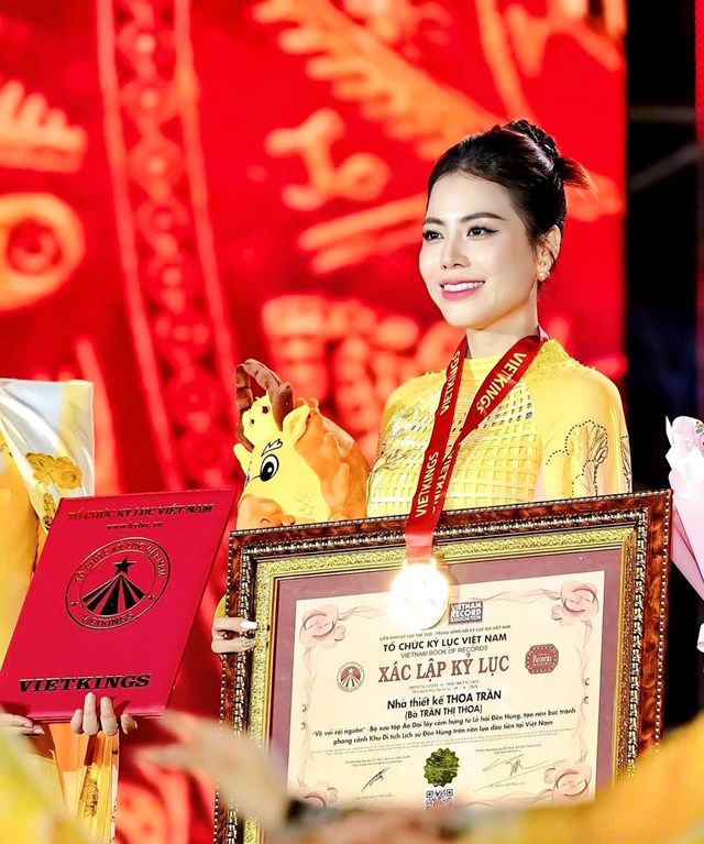 NTK Thoa Trần được tổ chức kỷ lục Việt Nam vinh danh tại Hội Xoan 2024 với chủ đề “Miền Di Sản”.