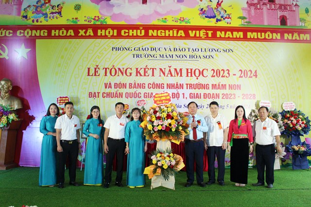 Hòa Bình: Trường Mầm non Hòa Sơn đón Bằng công nhận đạt chuẩn Quốc gia mức độ I - Ảnh 6