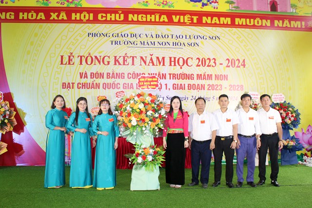 Hòa Bình: Trường Mầm non Hòa Sơn đón Bằng công nhận đạt chuẩn Quốc gia mức độ I - Ảnh 8